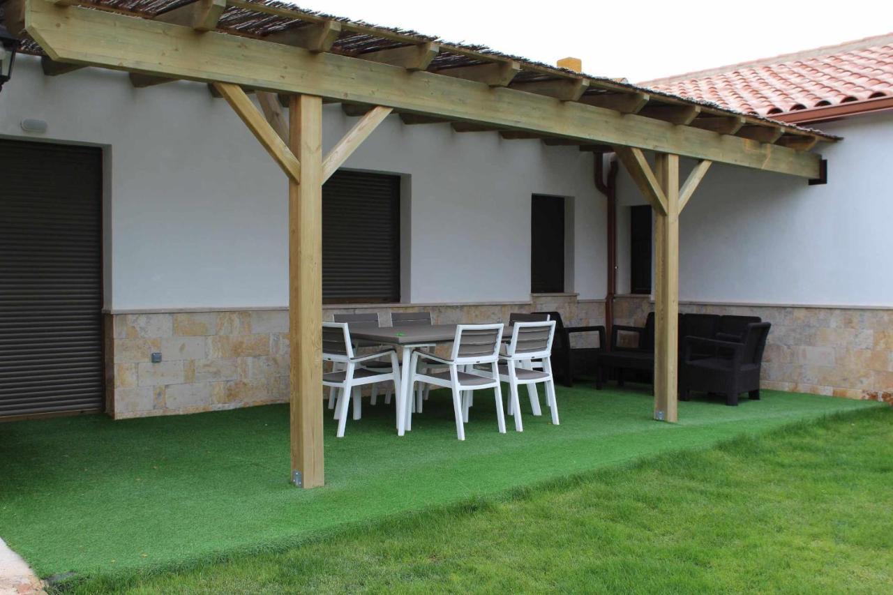 Casas Rurales Laguna La Tinaja 오사 데 몬티엘 외부 사진